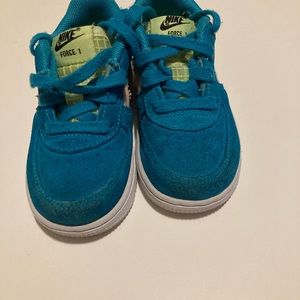 Toddler Nike Air Force 1 sneakers size 6C